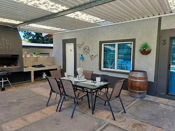 Braai and outdoor dining at Unit 3
