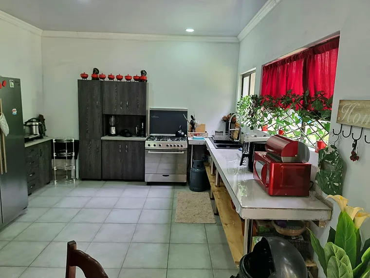 Kitchen in Unit 5