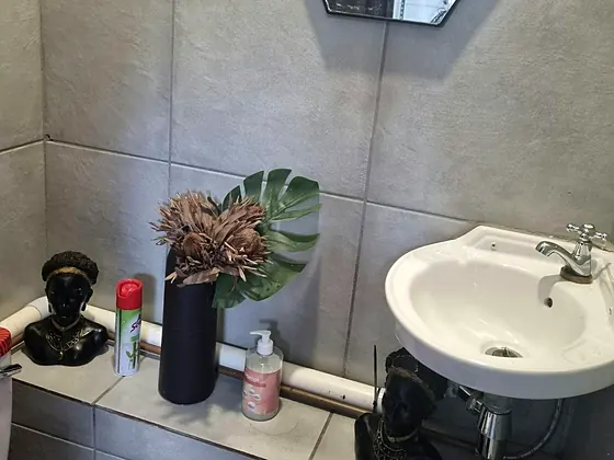 Basin in Unit 6